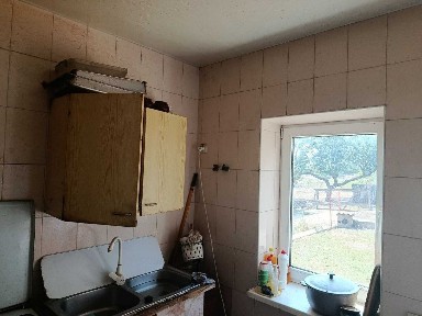 Будинок-магазин в селі Кошари