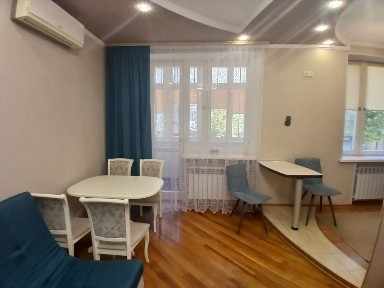 Продаж квартири, центр, метро Ярослава Мудрого