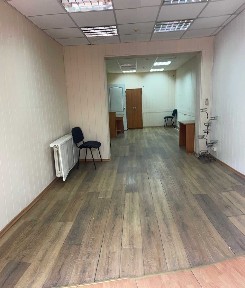 Продаємо фасадне приміщеня на Академіка Королева
