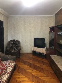 Продається 2к. квартира в ценрі Бабурки