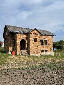 Продається незавершене будівництво і земельна ділянка (біля Тернополя)