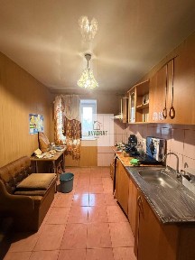 Продам затишну 2-х кімнатну секцію, мікрор-н Жовтневий ( р-н «Сакури»)