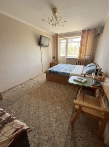 Продаж 1к квартири на Парковій, середній поверх!