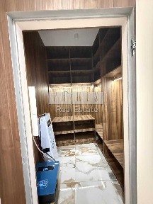 Автономна 3-кімнатна квартира в центрі Києва