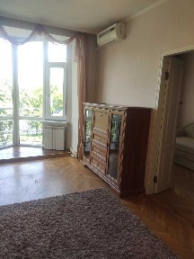 Пропоную 3-х. кімнатну квартиру в центрі, на Галицькій площі