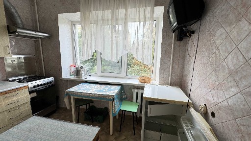 Затишна 2х кім кв в центрі по вул. Б. Хмельницького, 8, м. Вишгород!