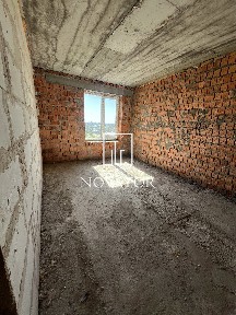 Продається гарна 2-к квартира! Розвинена інфраструктура. Газ. Усе необхідне у пішій доступності.