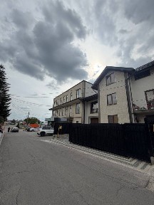 Продаж котеджу з ремонтом в Рясне-Руське/обжитий район /Без комісії