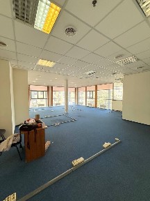 Оренда офісу в сучаному бізнес-центрі в 2 хвилинах від метро Ботанічний сад