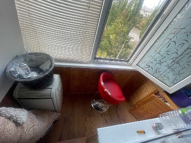 Продам 4-кв 77м2, вул. Космічна 5, метро Чернігівська