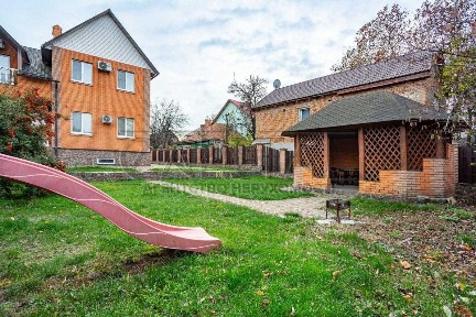 Оренда автономного будинку 328 м² біля метро Святошино 10 соток Газ Генератор