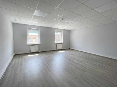 Оренда офісів. 8 дол/м. кв. Паркомісце. Open Space та/або кабінет (65 + 32м. кв) Біля Княжого Холу. Укриття поруч.