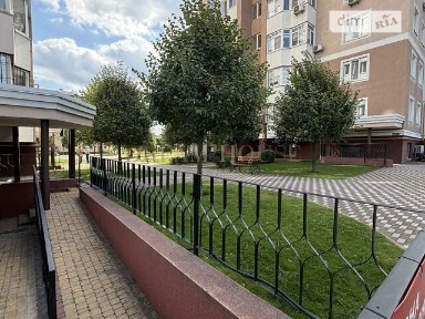 Продаж комерційного приміщення на вул. Бориса Гмирі, площа 139.1 кв. м • ID 34864777