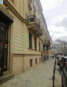 комерційне приміщення на вул. Саксаганського 20, площа 154 кв. м, центр