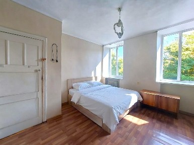 Продаж 2-кімнатної квартири 50 м², Пироговская вул., 7/9