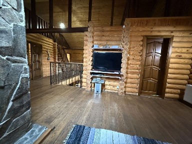Будинок зі зрубу біля лісу та озера | Пороскотень | 217 м² | Баня та джакузі