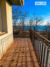 Продаж 3 поверхового будинку з ділянкою на 6 соток, 213.9 кв. м, 3 кімнати, на вул. Горіхова • ID 34865685