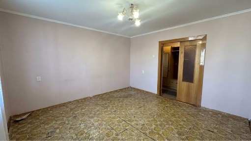 Продається 2х кімнатна КИЇВКА, ПРОСПЕКТ НЕЗАЛЕЖНОСТІ, під ремонт, балкон
