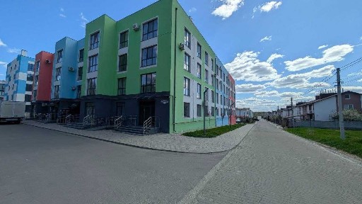 Оренда фасадного приміщення при в'їзді у масив район Льонокомбінату!