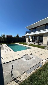 ТОП пропозиція! Будинок 180 м² з басейном | автонавіс, тераса | 8 соток | Газ найкраща ціна біля Києва