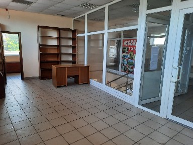 Помещение под офис, магазин в центре.