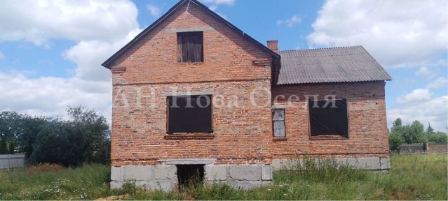 Новозбудований будинок у с. Корчин