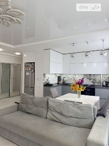 Продаж 3к квартири 68 кв. м на вул. Героїв України • ID 34880514