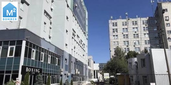 Бізнес-центр, Поділ, Виноградар, вул. Світлицького 35.