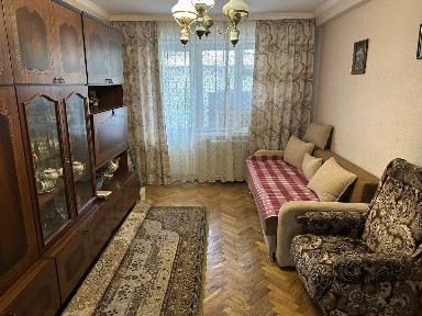 Продаж 2-кімнатної квартири 46 м², Волинська вул., 31