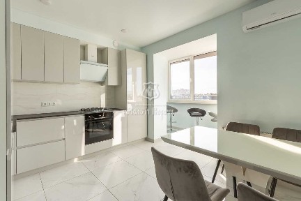 Продаж 3-кімнатної квартири 94 м², Щаслива, 7