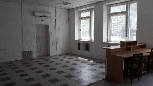 Фасадне приміщення 71,7 м², окремий вхід, прохідне місце