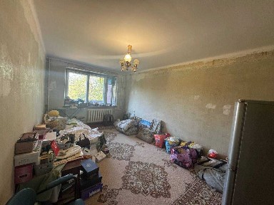 Продам 3 кімнатну квартиру середній поверх 64 м Таїрова по ліквідній ціні