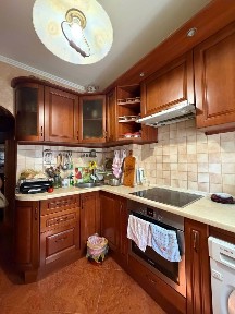 3-кімнатна квартира на Кримській - 71 м², фасад, лоджія + великий підвал!