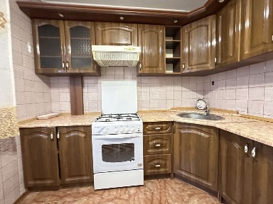 Продаж трикімнатної квартири з каремонтом, меблями та технікою