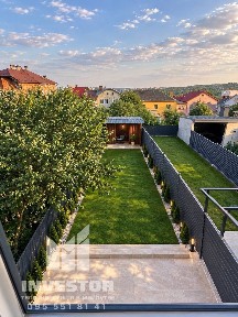 Продаж таунхаусу з ремонтом, ближня Роша ЗДАНИЙ в експлуатацію, газифікований