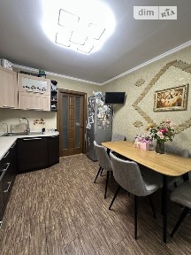 Продаж 2к квартири 72 кв. м на вул. Миколаївська • ID 34890295