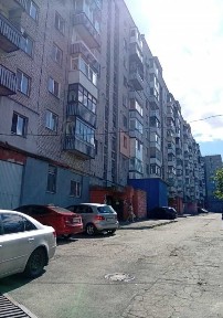Продам 2ком. квартиру правый берег, Черёмушки, центр.