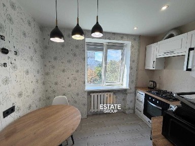 Продам 3к квартиру в районі вулиці Незалежності (Титова)