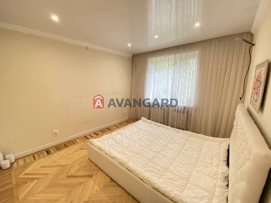 Продам 2 х ком. квартиру Центр