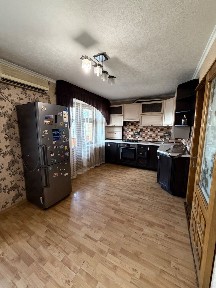 Продам 4 к квартиру в Центрі Міста - вул М. Морська