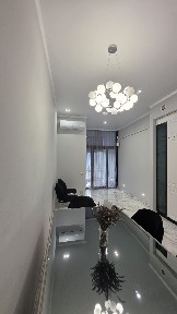 Продаж трикімнатної сучасної квартири 2 /4