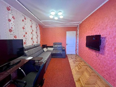 Продається 2-кімнатна квартира в Космічному р-ні
