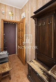 Продам 2-Кімнатну квартиру з доглянутим ремонтом, Київ, 10хв до м. Берестейська, централізоване опалення, поруч парк Нивки, в будинку є Укриття, Без Комісії