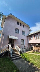Продаж просторого будинку в Галичі. Постанови.