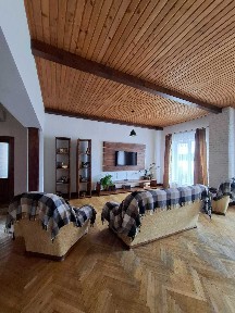 Без комісії! Здаю в довгострокову оренду будинок в Делятині. Поруч супермаркет Таврія.