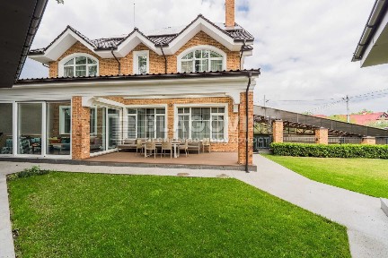 Продаж будинок Київ Канівська 33