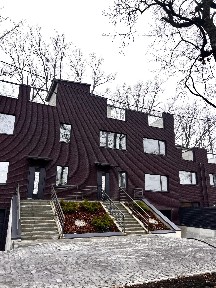 Таунхаус в серці міста з сучасним плануванням.
