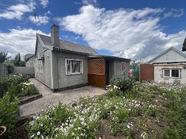 Будинок у Кам'янському біля 28 школи - 5 соток, газ, 3 кімнати