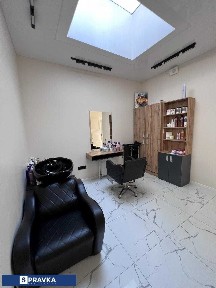 продам салон красоты / фасадный / 97 м² / с арендаторами
