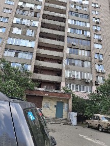 Продаж 1 кім. квартири на Сосницькій 10